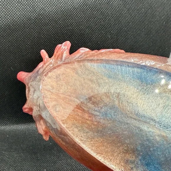 Unique Resin Pink and Blue Leaf-Shaped Decorative Dish - Picture 7 of 11